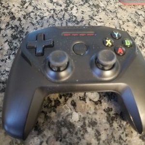 Nimbus controller for Apple devices